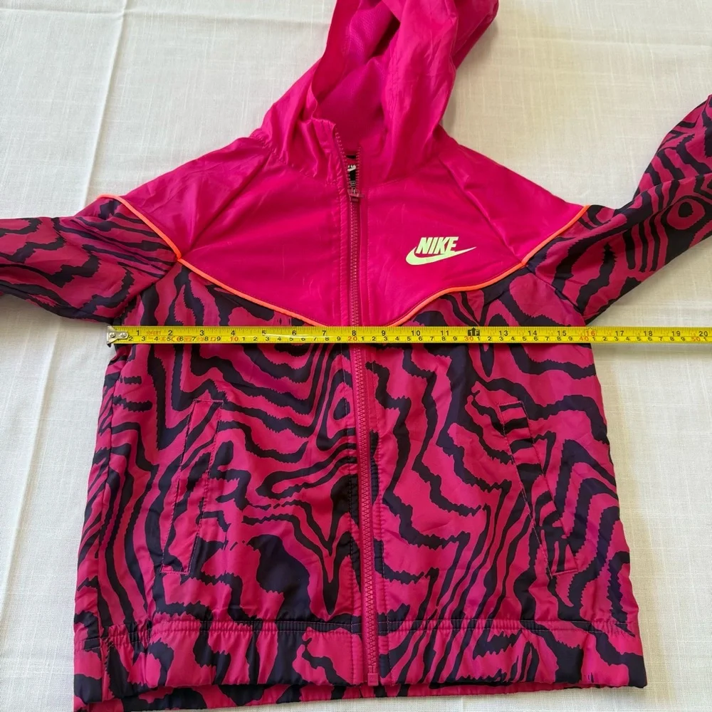 Nike SPORTSWEAR WINDRUNNER LITTLE KIDS' FULL-ZIP JACKET IN FIREBERRY Size M